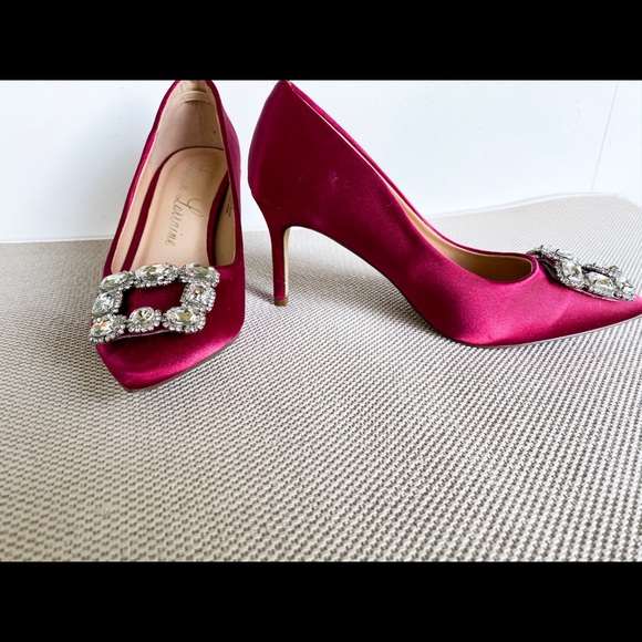 Lauren Lorraine Carolyn red pump - Picture 2 of 7